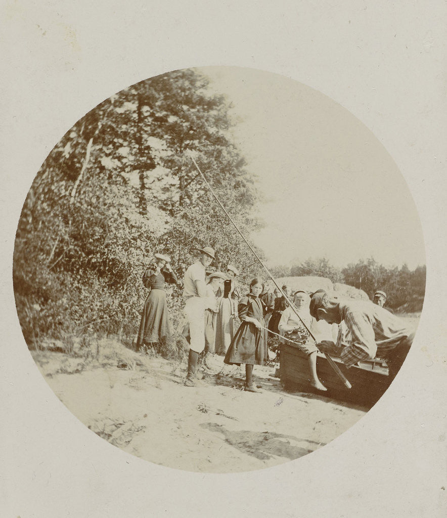 Detail of Company that at the edge of a lake or river is fishing by Anonymous