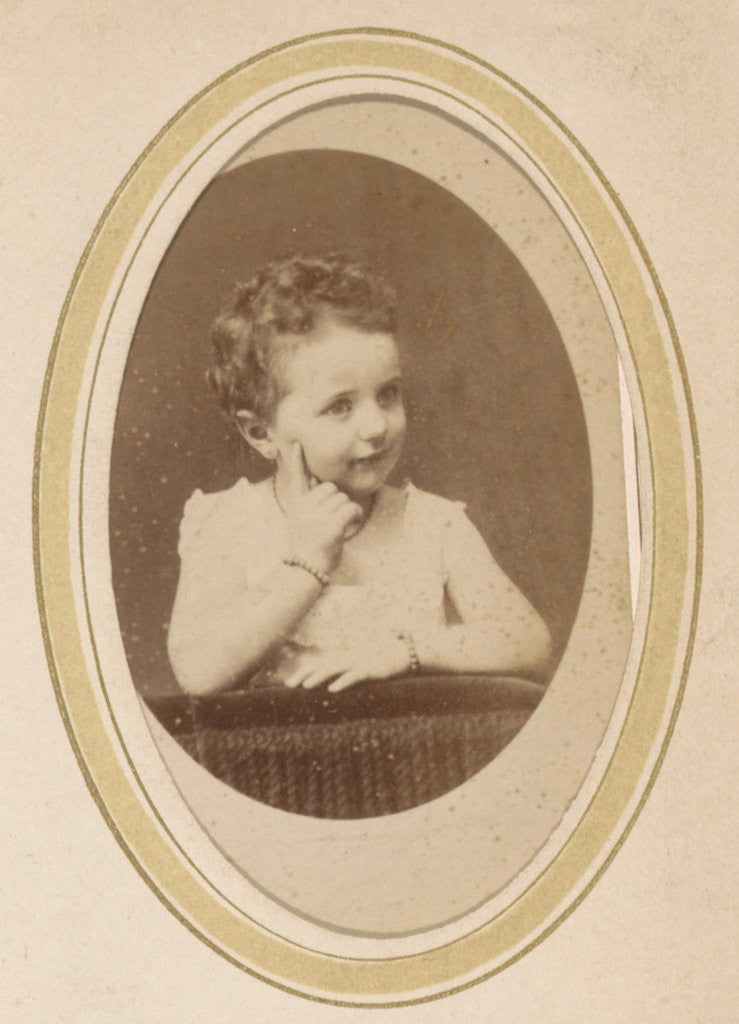 Detail of Photo album of a Dutch family with 168 cartes-de-visite and cabinet pictures by H. Bulens Jr