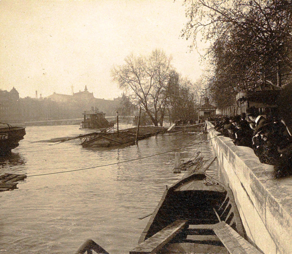 Detail of People watching from the wharf to the high water level of the Seine in Paris by Anonymous