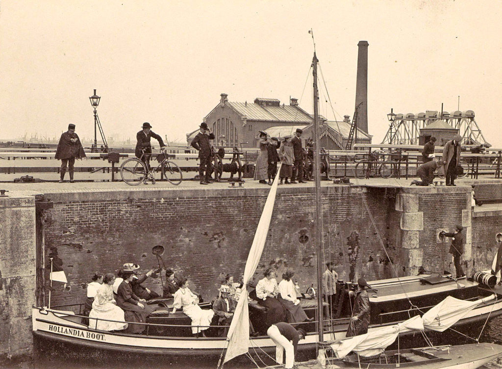 Detail of Onlookers view the locking of the Hollandia boat Oranjesluizen Amsterdam by Anonymous