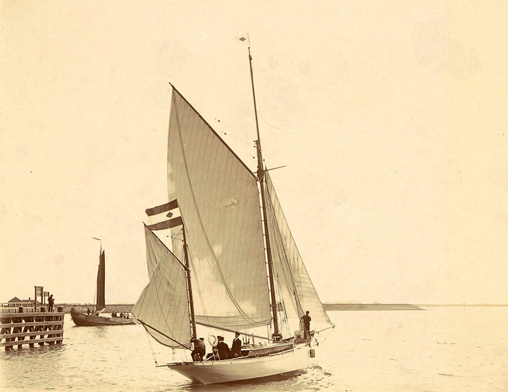 Detail of Family Album including pictures of Wijnhandel Kraaij & Co. Bordeaux Amsterdam by Anonymous