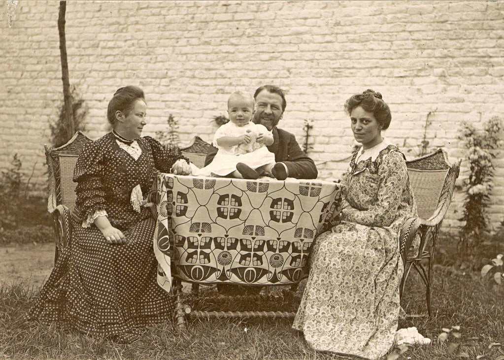 Detail of Family Album including pictures of Wijnhandel Kraaij & Co. Bordeaux Amsterdam by Anonymous