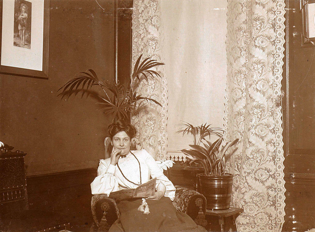 Detail of Family Album including pictures of Wijnhandel Kraaij & Co. Bordeaux Amsterdam by Anonymous