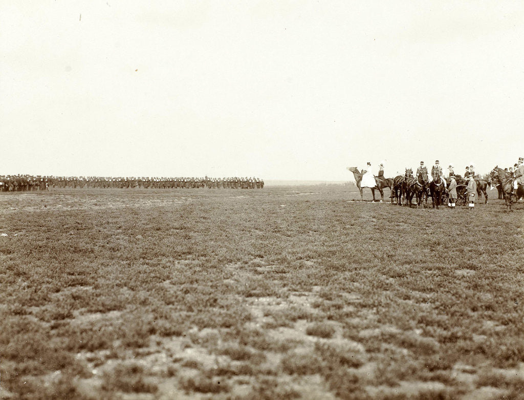 Detail of Renkumer heath, army racing at inauguration celebrations Queen Wilhelmina, Renkum by Anonymous
