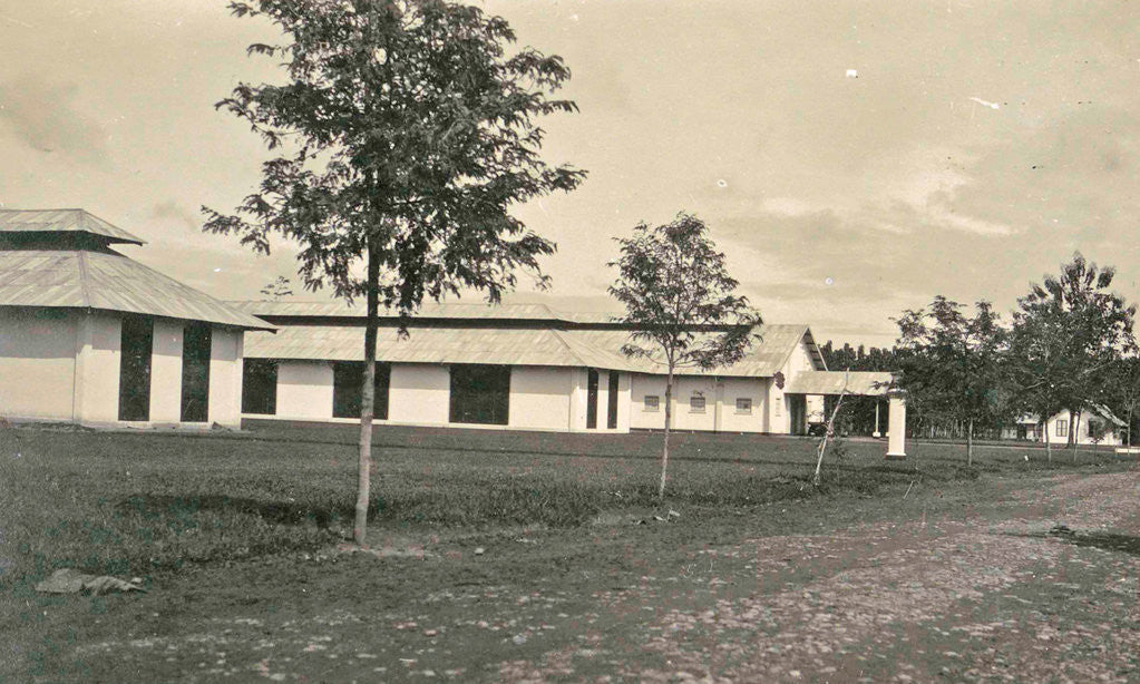 Detail of Sumatra, Pandjang Djatti (Deli me.) Fermentable barn, Indonesia by Anonymous