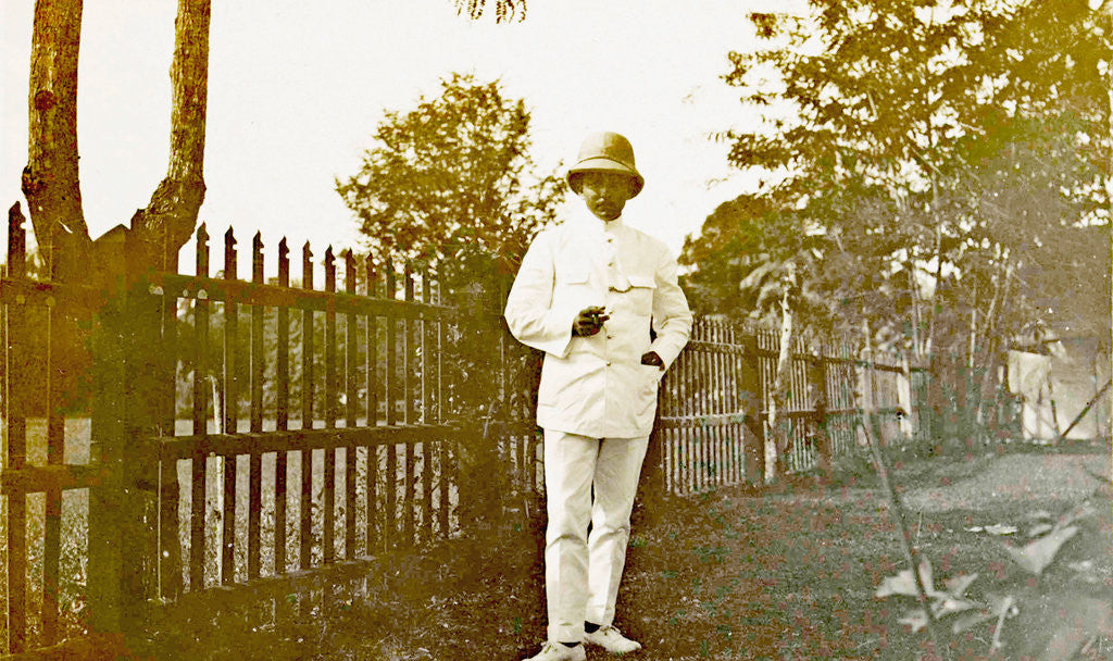 Detail of Sumatra indonesia, John Lanting at fence by Anonymous