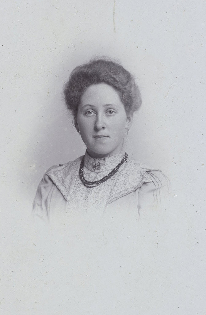 Detail of Studio Portrait lady with necklace, bust by J.L.T. Huijsen