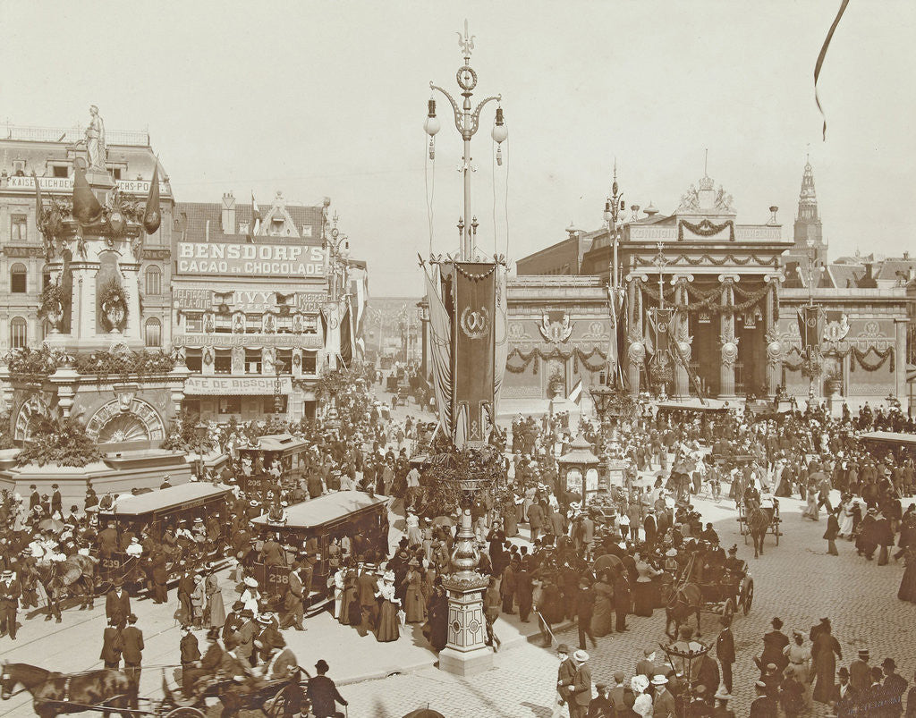 Detail of Decorations on Dam Square, Amsterdam, during the inauguration of Queen Wilhelmina by Anonymous
