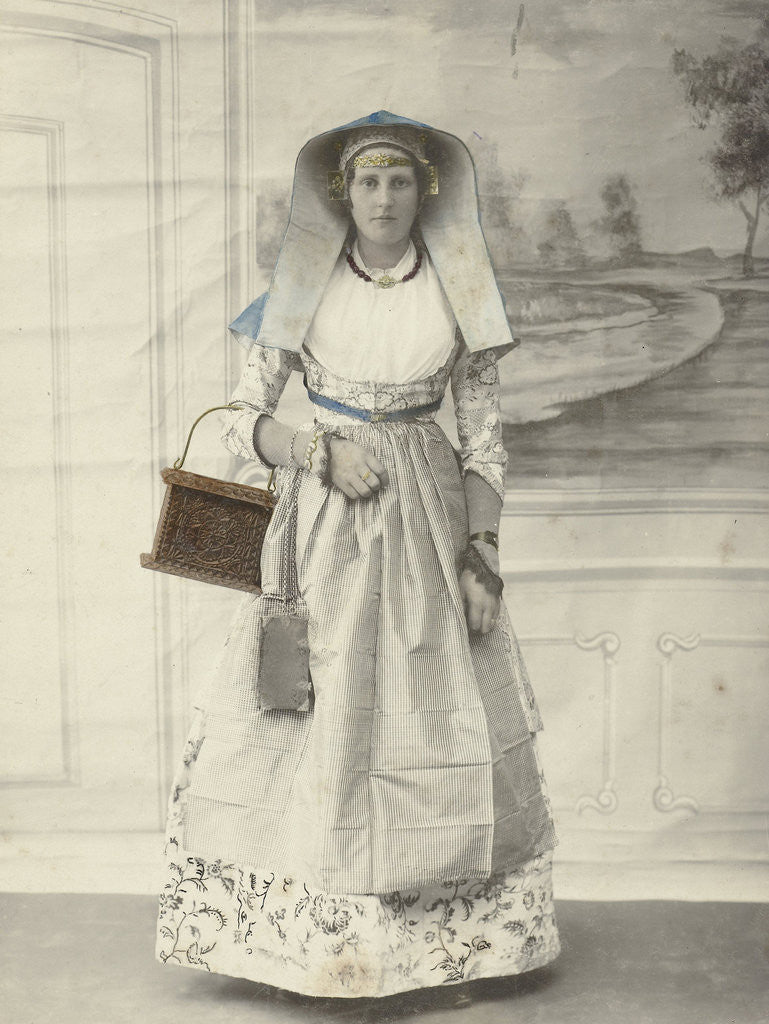 Detail of Portrait of a woman in Zaanse costume posing for a background cloth by S. Bakker Jz.