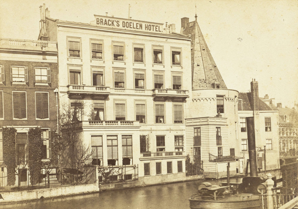 Detail of Brack's Doelen Hotel situated at the Nieuw Doelenstraat Amsterdam by Gerrit Hendricus Heinen