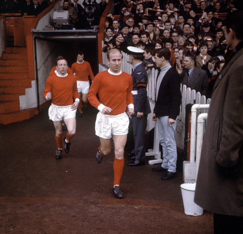 Detail of Bobby Charlton leads Manchester United team mates by MSI