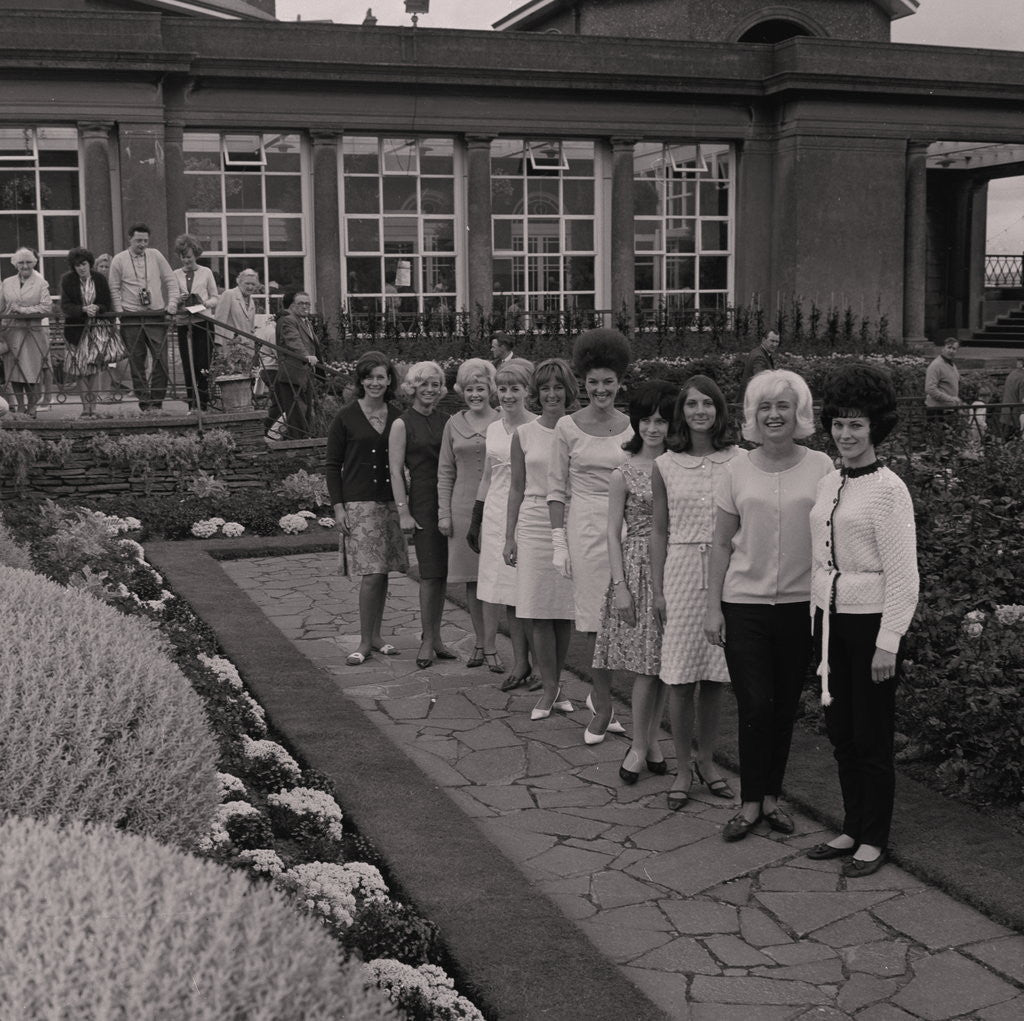 Detail of Douglas Carnival Queen finalists by Manx Press Pictures
