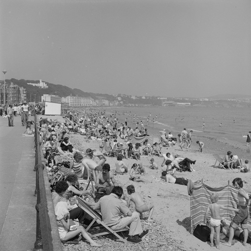 Detail of Holidaymakers on Douglas beach by Manx Press Pictures