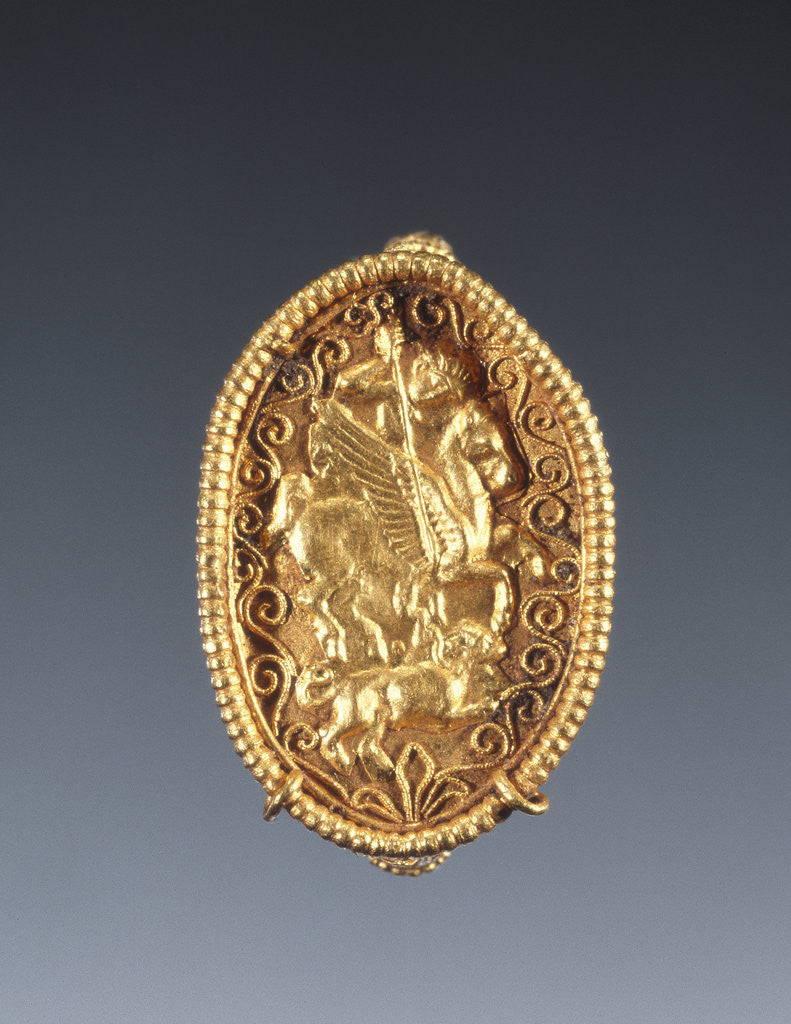Detail of Box bezel ring by Santa Eufemia Master
