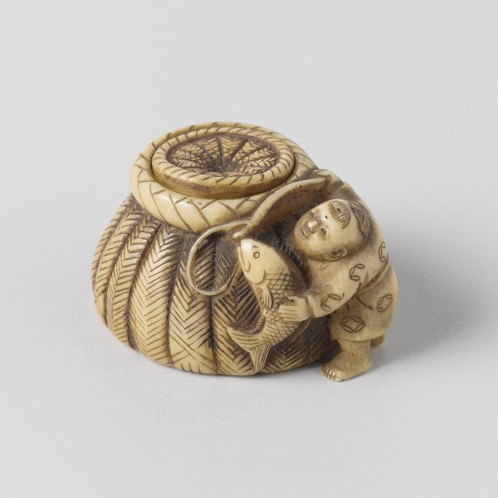 Detail of Netsuke, Representation of a combination with fruit. On one of the pulses is a ladybug and a tomato is an inscription by Anonymous