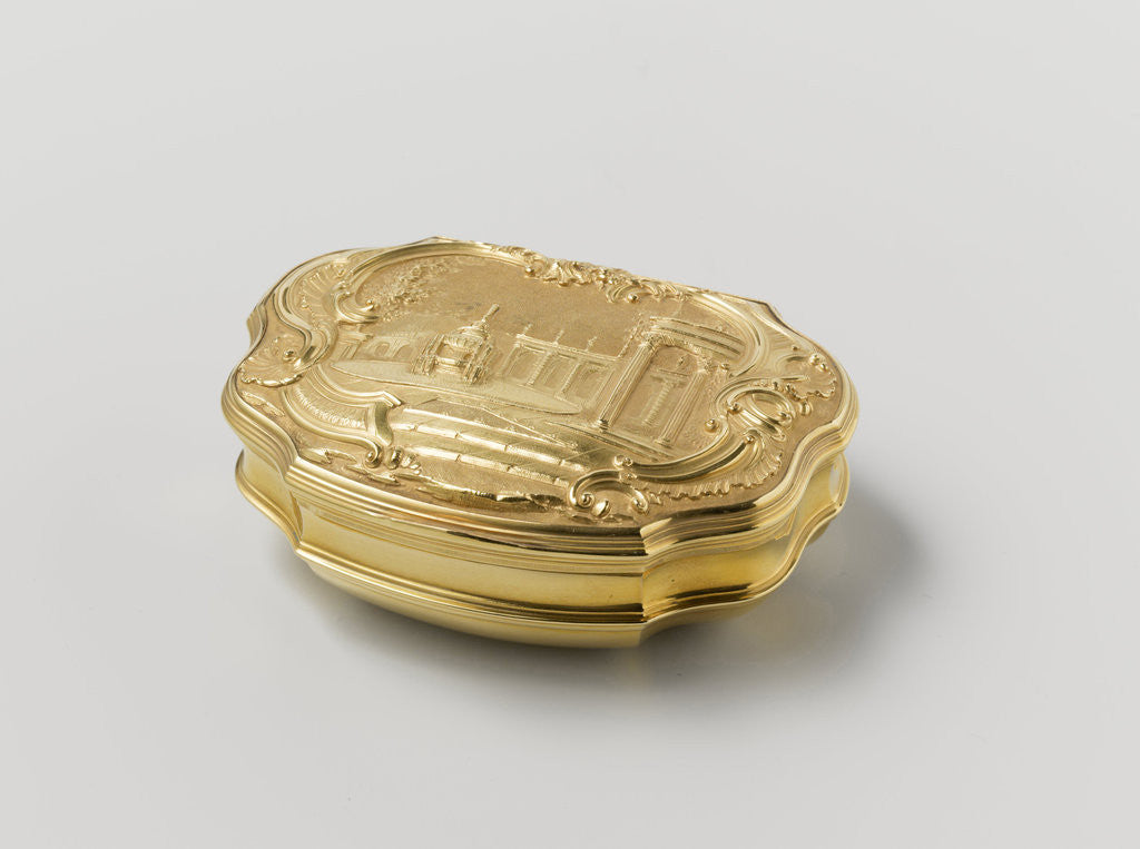 Detail of Snuff box of gold, adorned with driven representation of a fountain in a garden by Jean Saint