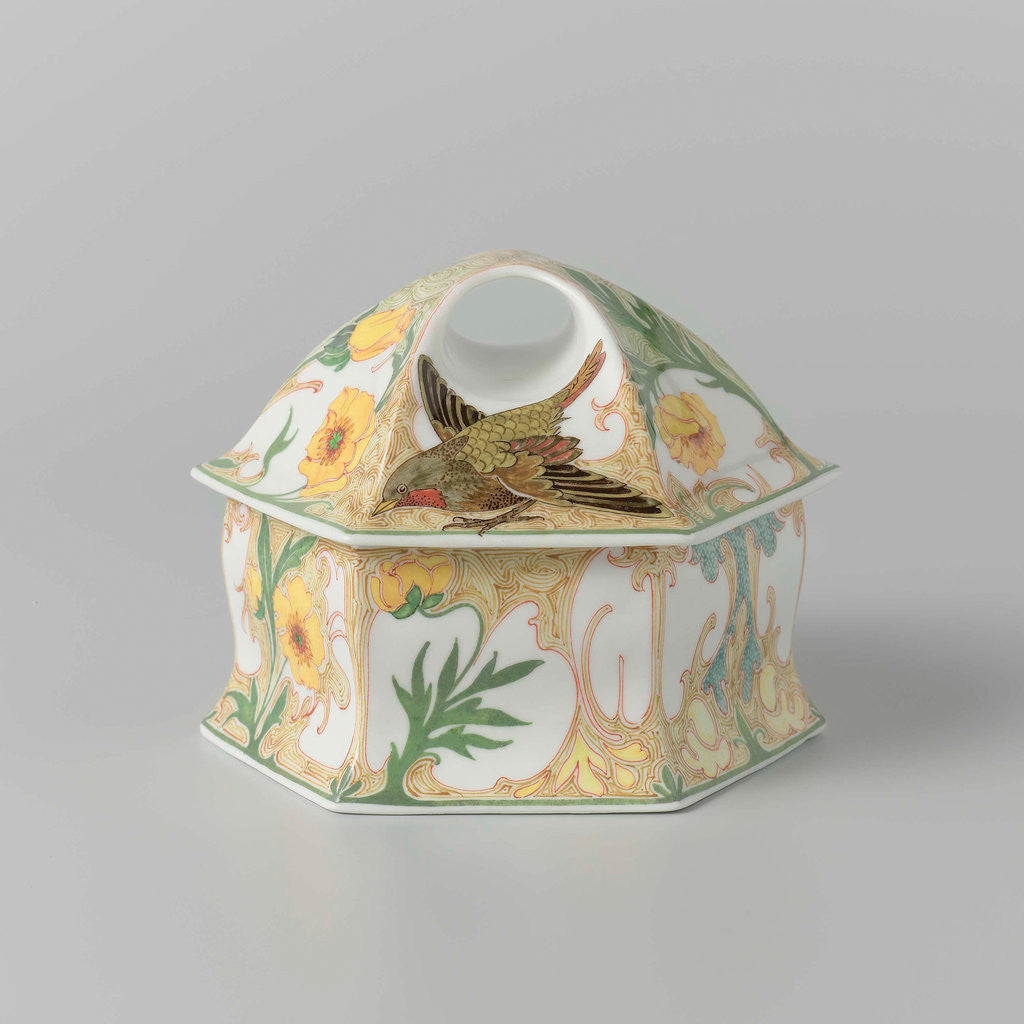 Detail of Lid of a bonbonnière with flowers and bird by Sam Schellink