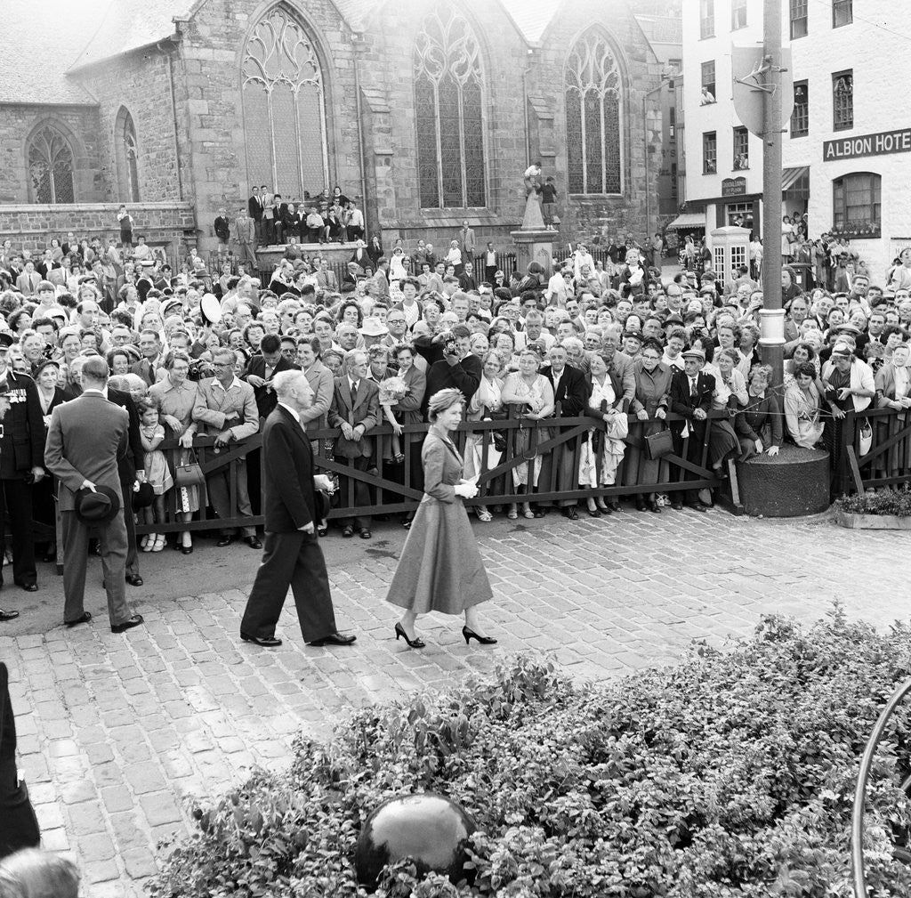 Detail of Queen Elizabeth II in Guernsey by Malcolm MacNeil